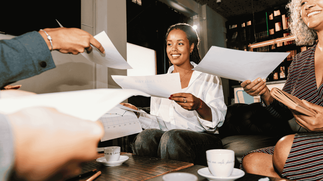 Copy of Dark Grey Minimalist Photo Travel YouTube Thumbnail (4)-2